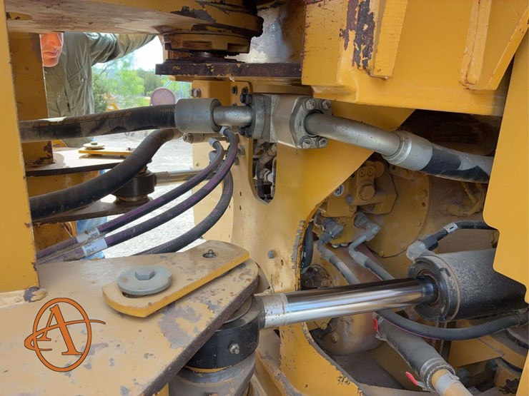 2012-caterpillar-950k-image-28