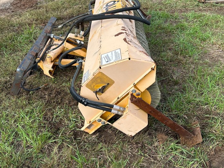 #41-•-8’-brush-attachment-image-3