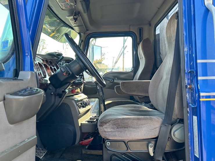 #87-•-2006-mack-chn613-truck-image-18