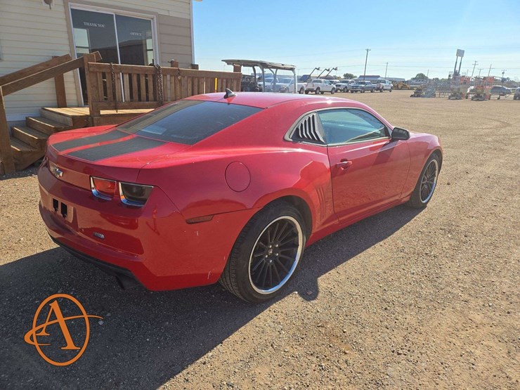 2011-chevrolet-camaro-coupe-image-3