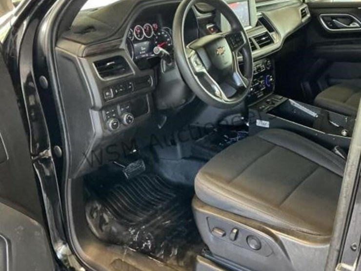 2021-chevrolet-tahoe-suv-image-22