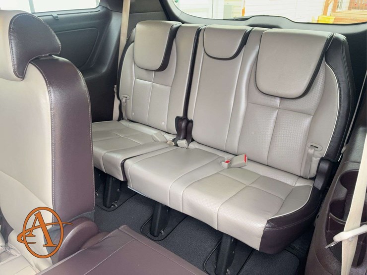 2017-kia-sedona-image-12