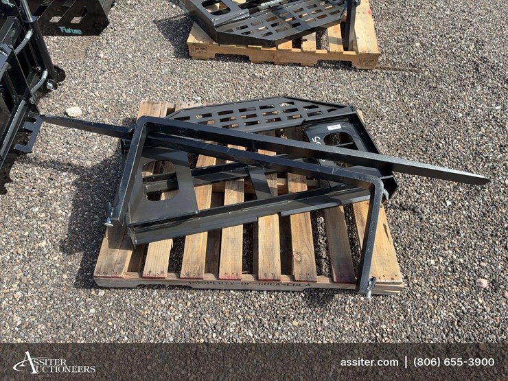 future-ft-dhc-skid-steer-forks-image-2