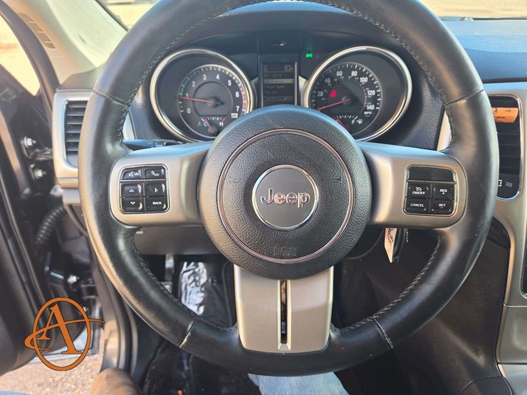 2013-jeep-grand-cherokee-laredo-image-20
