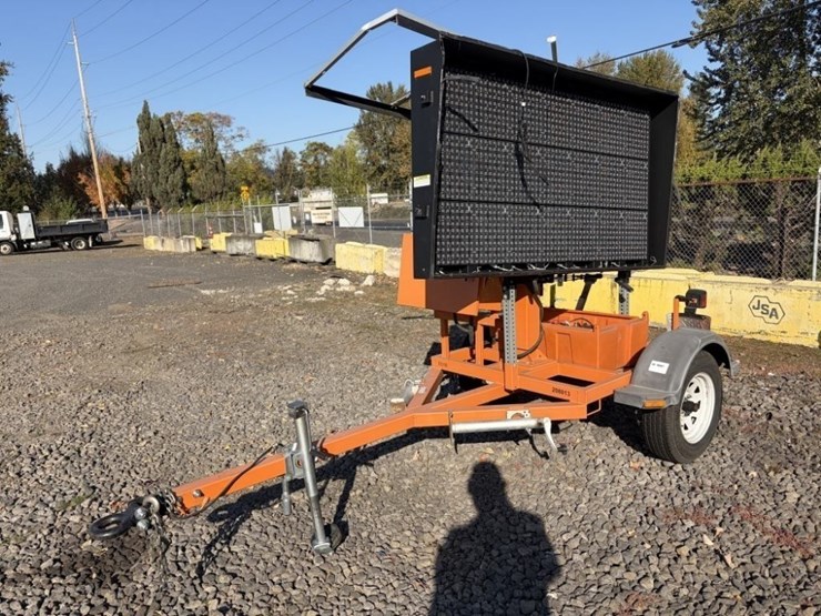 2020-ver-mac-towable-sign-board-image-1