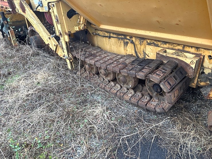 #45-•-blaw-knox-asphalt-paver-image-8