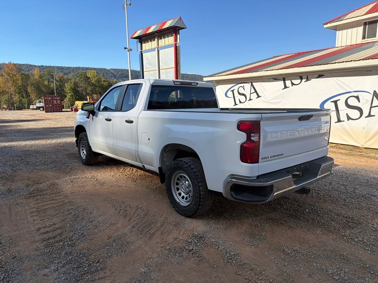 #4108-•-2019-chevrolet-1500-truck-image-3