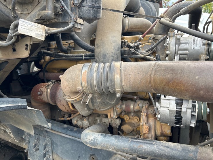 #78-•-2001-sterling-l9511-truck-image-18
