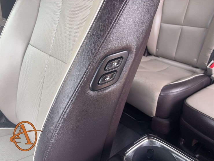 2017-kia-sedona-image-19