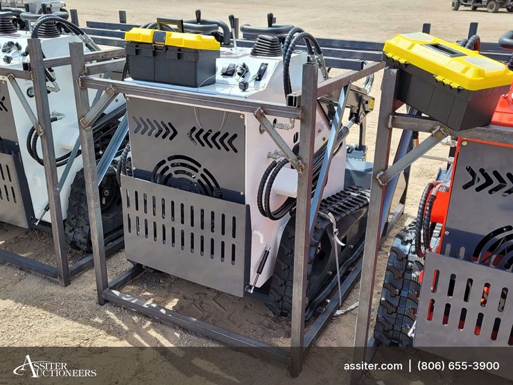 2026-zjz-380-mini-skid-steer-loader-image-3