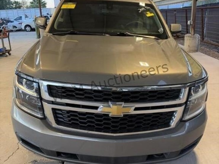 2019-chevrolet-tahoe-suv-image-3
