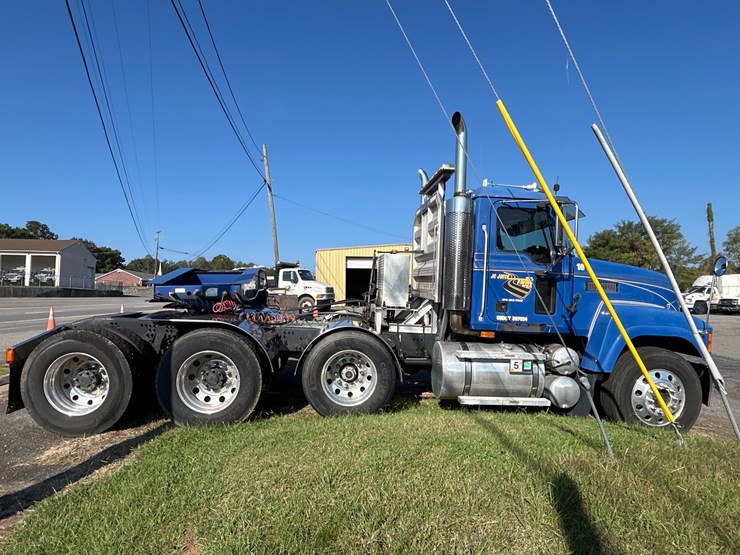 #87-•-2006-mack-chn613-truck-image-6