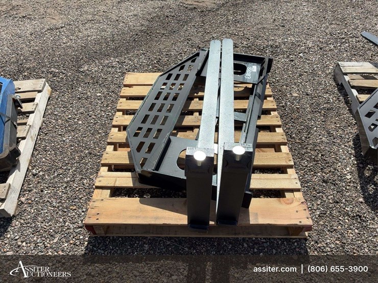 future-ft-dhc-skid-steer-forks-image-3