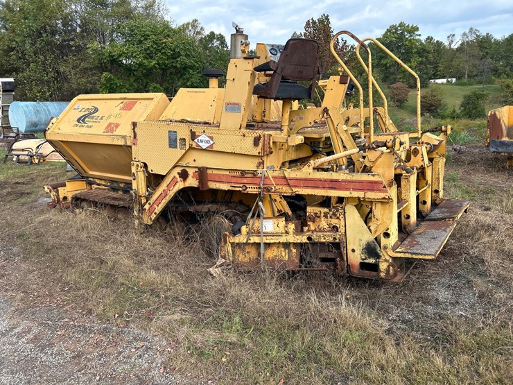 #45-•-blaw-knox-asphalt-paver-image-3