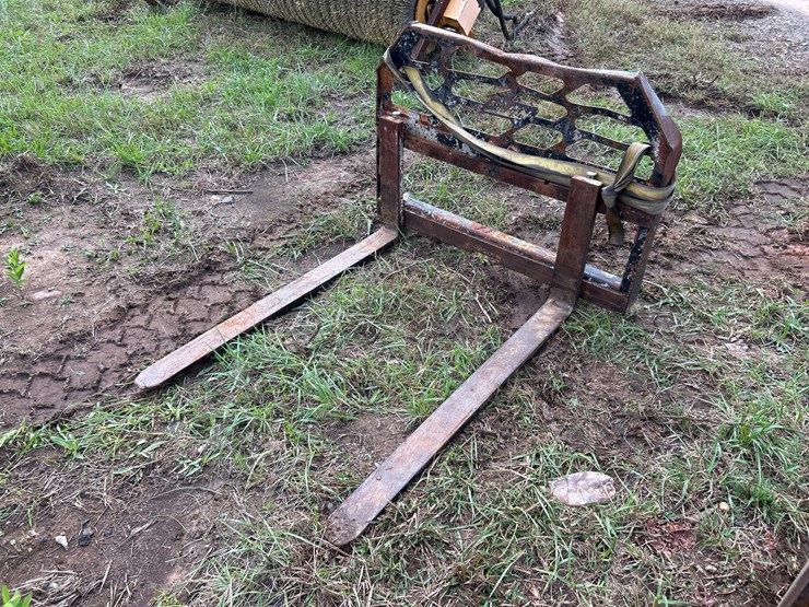#39-•-quick-connect-48”-fork-attachment-image-5
