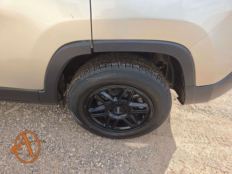 2015-jeep-cherokee-image-21