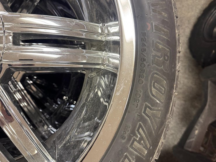 4---20"-polished-aluminum-wheels-with-uniroyal-p245/50r20-tires-image-3
