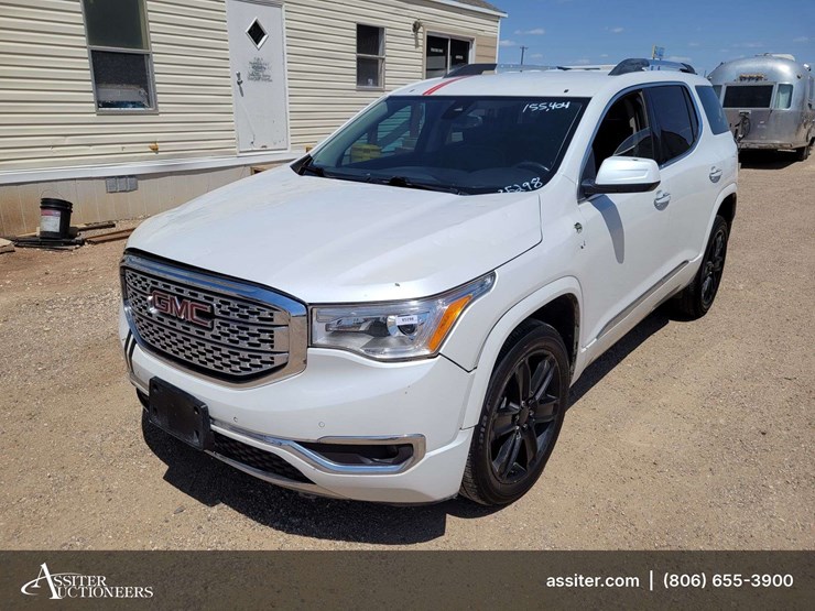 2018-gmc-acadia-denali-image-1