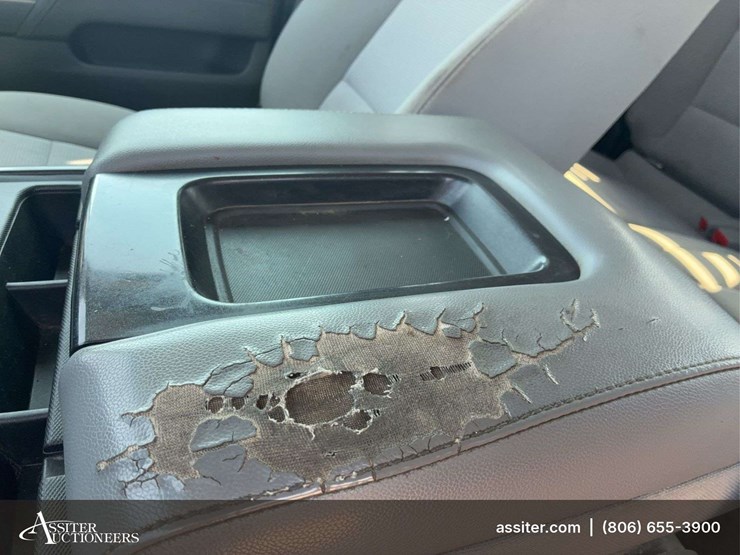 2017-chevrolet-silverado-2500-image-21