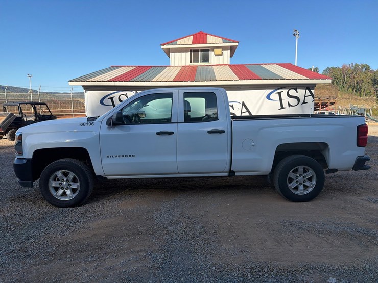 #4111-•-2018-chevrolet-1500-truck-image-2