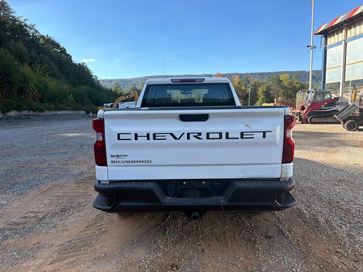 #4109-•-2022-chevrolet-1500-truck-image-4