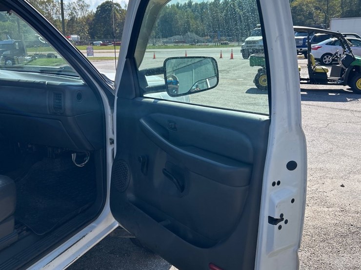 #98-•-2007-chevrolet-silverado-classic-pickup-truck-image-13