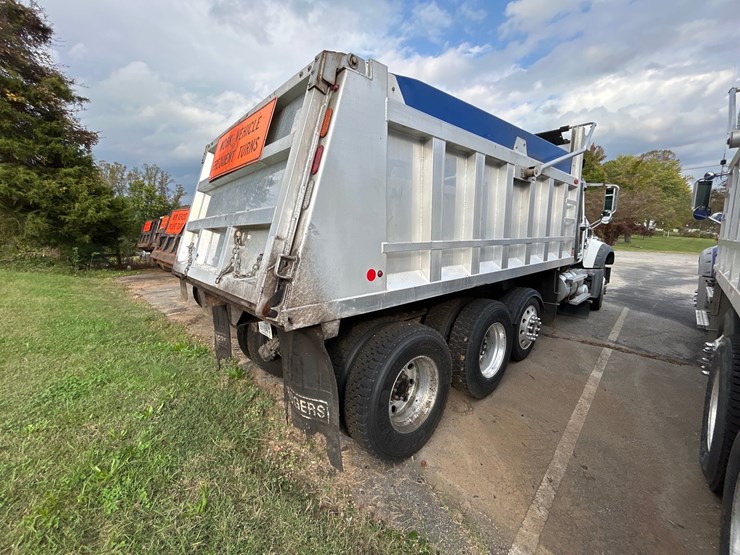 #81-•-2007-mack-ctp713-truck-image-3