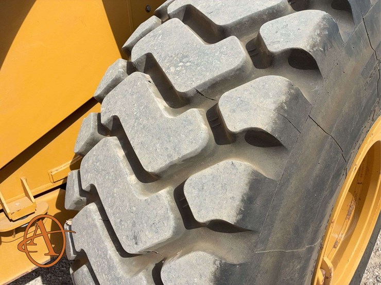 2012-caterpillar-950k-image-38