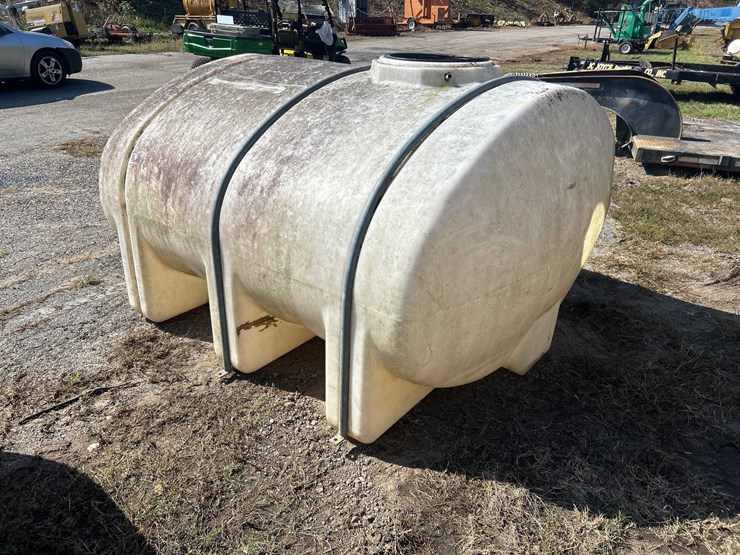 #67-•-1000-gallon-plastic-water-tank-image-3