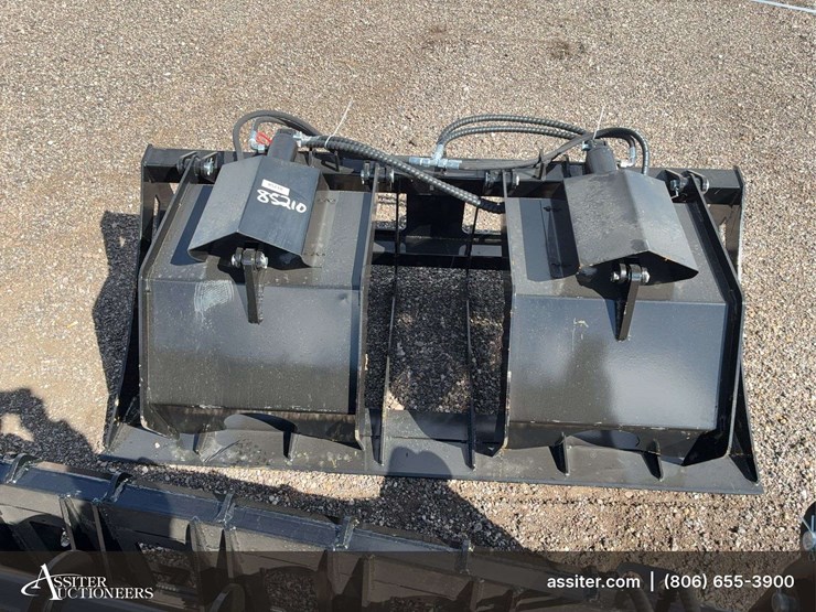 future-skid-steer-hollow-wood-grabber-image-1
