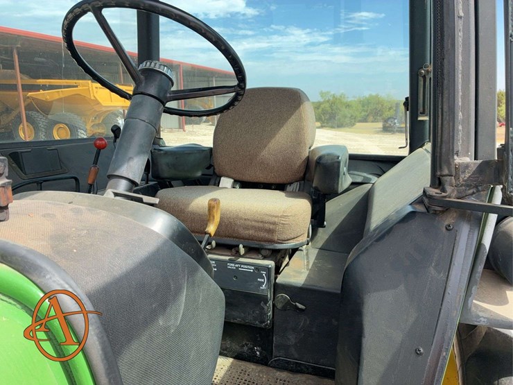 1980-john-deere-4440-image-16