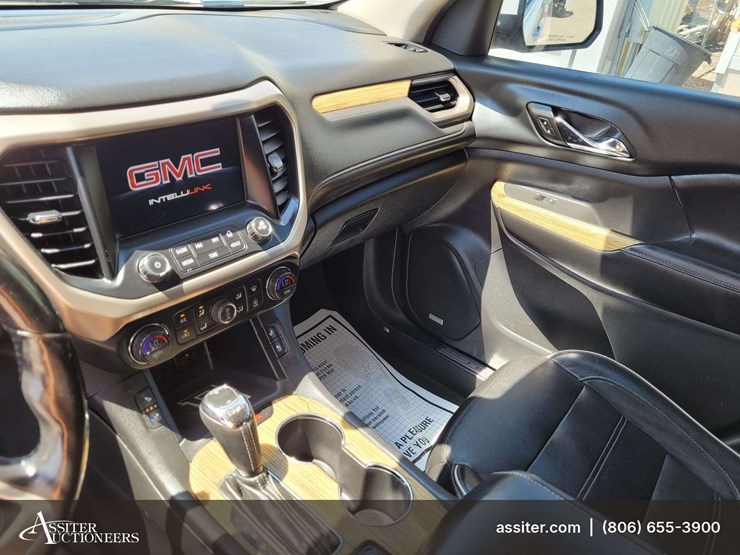 2018-gmc-acadia-denali-image-12