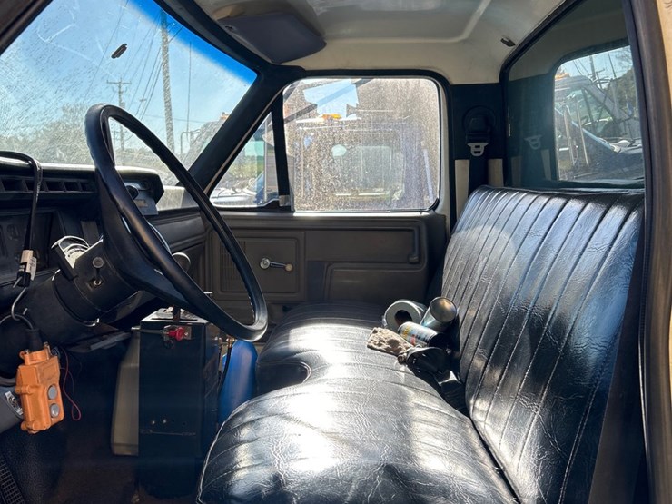 #91-•-1995-ford-f800-truck-image-10