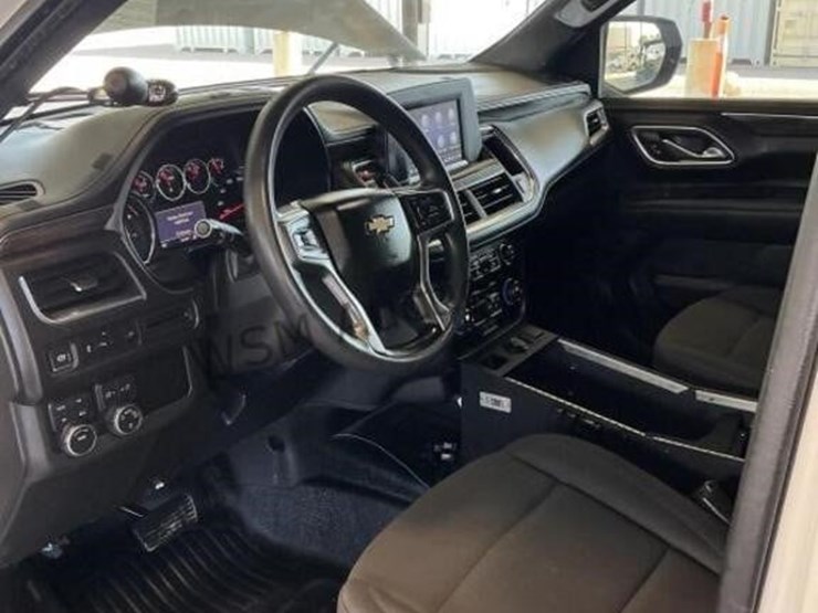 2021-chevrolet-tahoe-suv-image-21