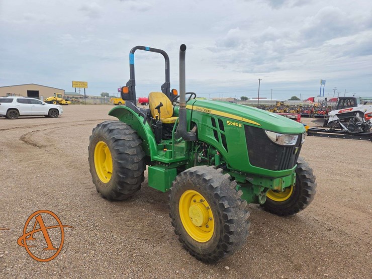 john-deere-5045e-image-2