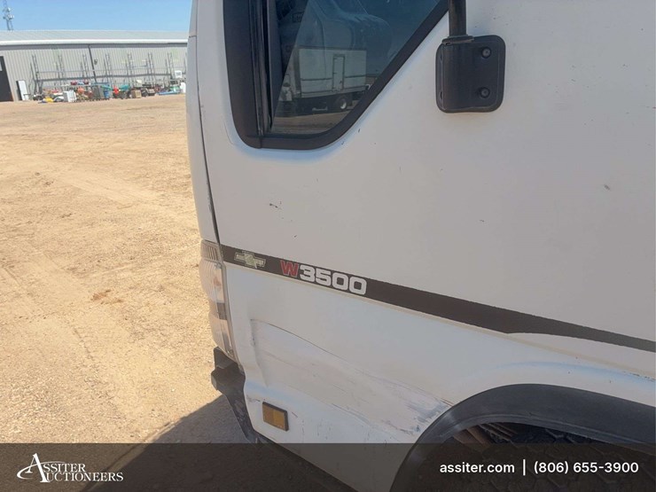 2006-isuzu-nqr-image-31