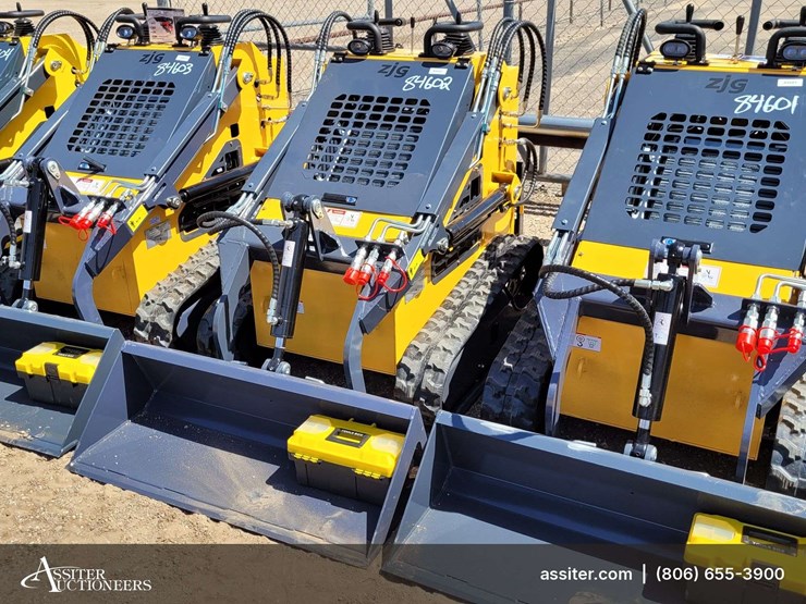 2026-zjz-380-mini-skid-steer-loader-image-1