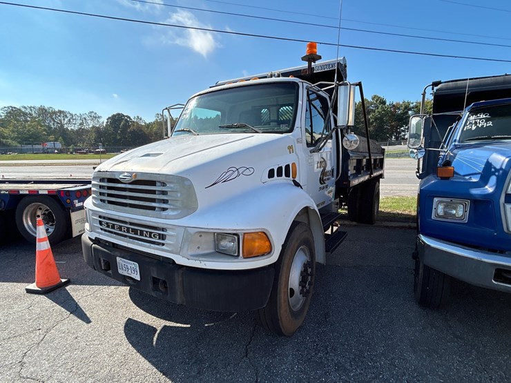 #89-•-2002-sterling-m7500-acterra-truck-image-1
