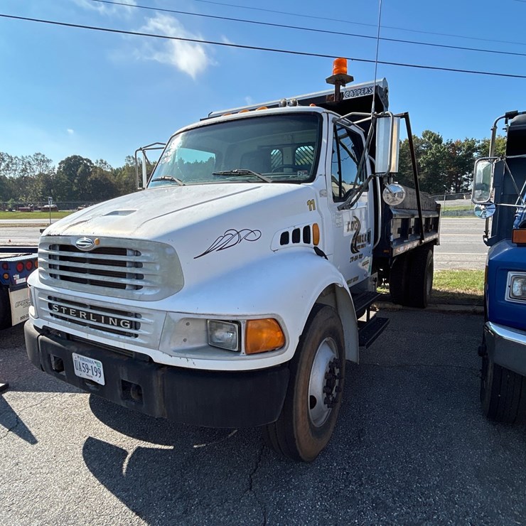 #89 • 2002 Sterling M7500 Acterra Truck