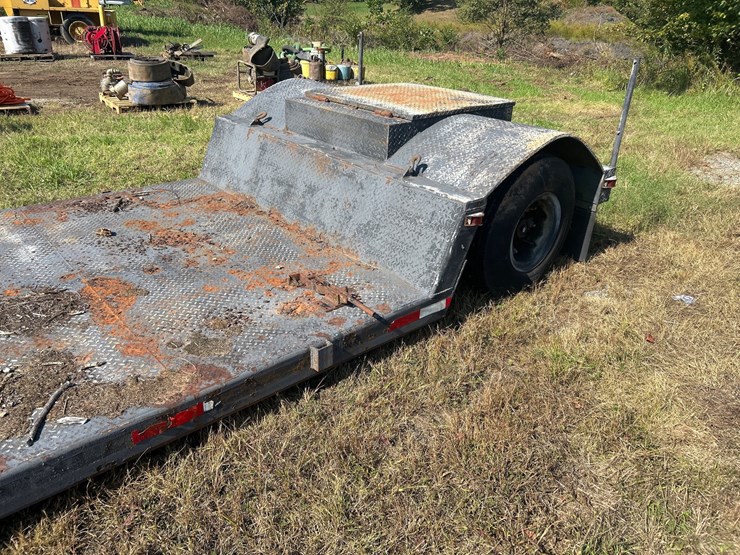 #66-•-single-axle-5th-wheel-low-deck-trailer-image-3