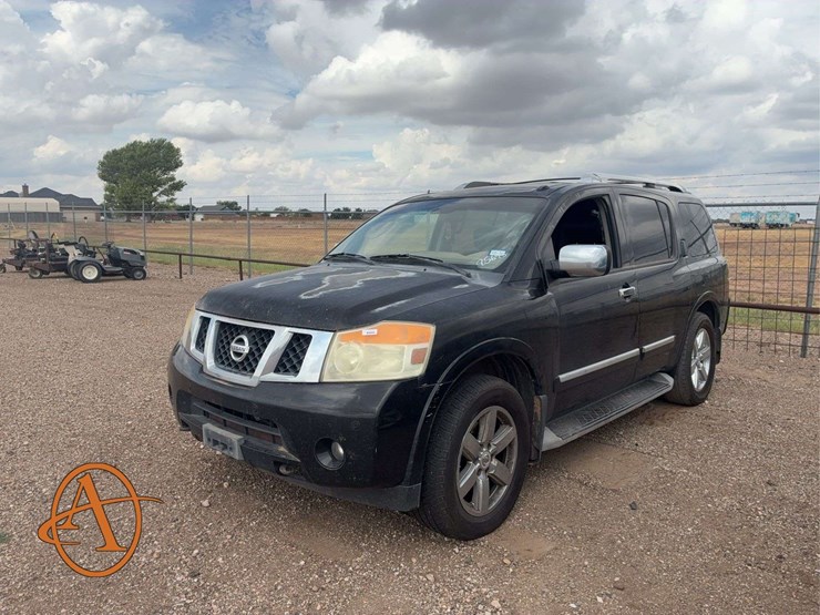 2011-nissan-armada-image-1