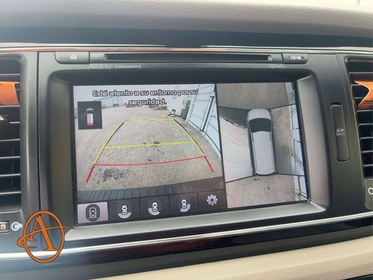 2017-kia-sedona-image-24