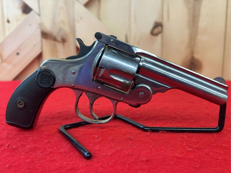 h&r-.38-da-revolver-image-4