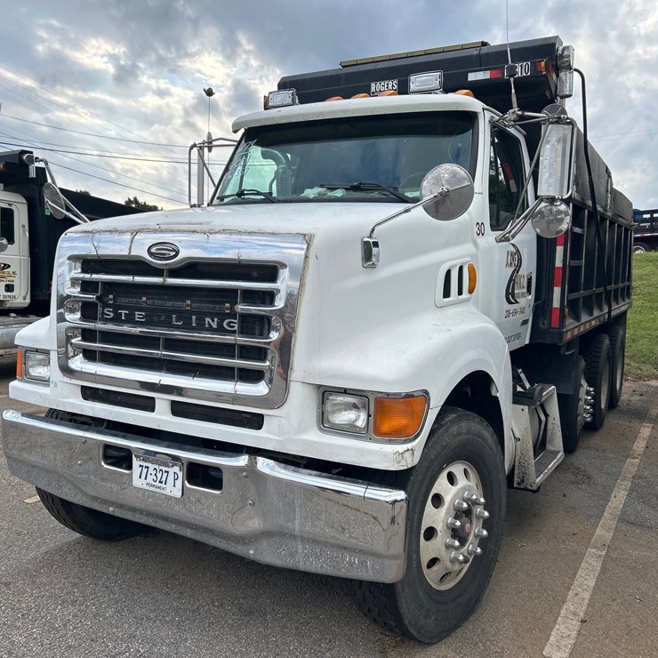 #78 • 2001 Sterling L9511 Truck