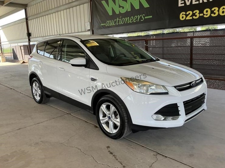 2015-ford-escape-suv-image-2