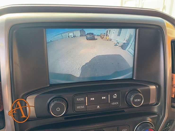 2015-chevrolet-silverado-1500-high-country-image-40