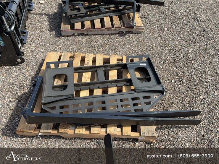 future-ft-dhc-skid-steer-forks-image-3