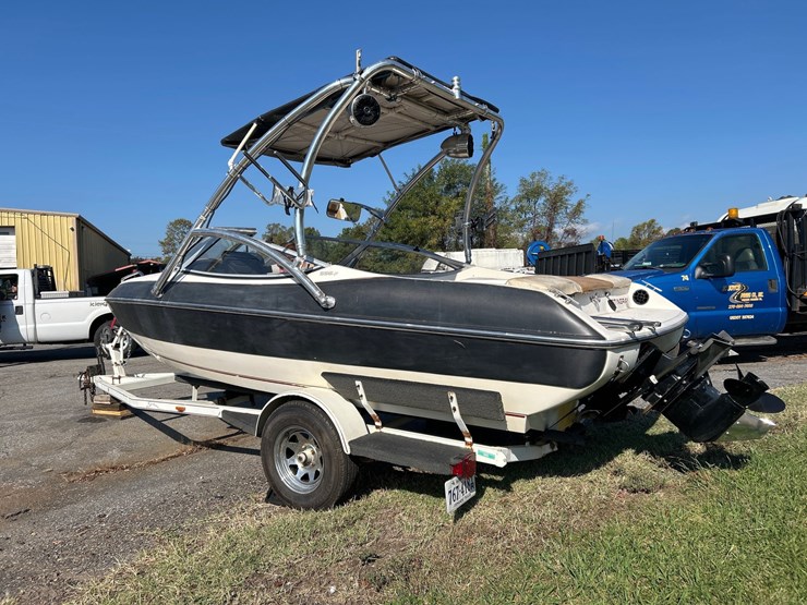 #92-•-1994-stingray-556-zp-boat-image-3