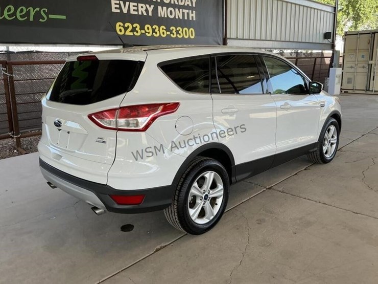 2015-ford-escape-suv-image-7