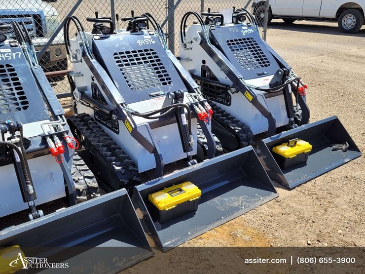 2026-zjz-380-mini-skid-steer-loader-image-3